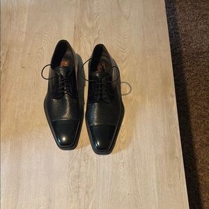 Mezlan Black Oxford Shoes Sleek Design